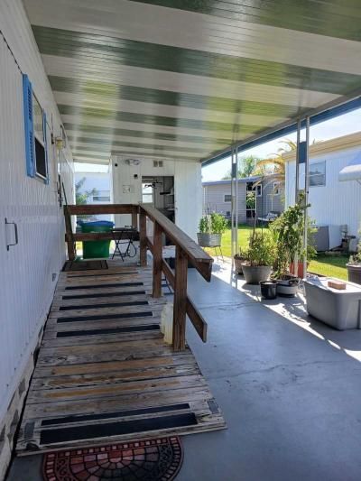 Photo 4 of 29 of home located at 9925 Ulmerton Rd. Lot 407 Largo, FL 33771