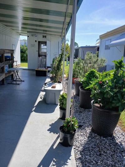 Photo 5 of 29 of home located at 9925 Ulmerton Rd. Lot 407 Largo, FL 33771