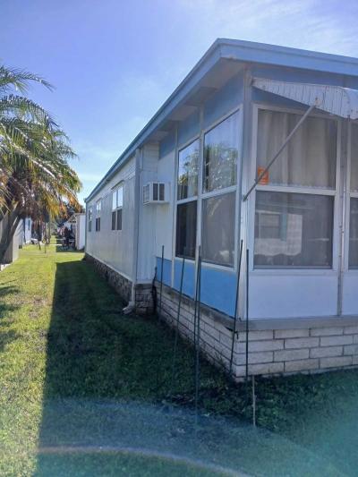 Photo 2 of 29 of home located at 9925 Ulmerton Rd. Lot 407 Largo, FL 33771