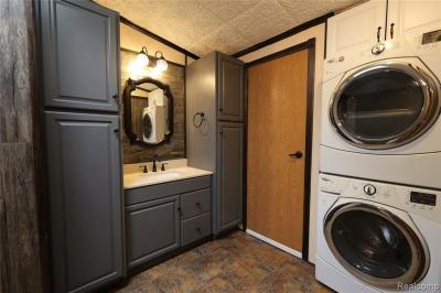 Photo 4 of 5 of home located at 42 Brentwood Dr White Lake, MI 48386