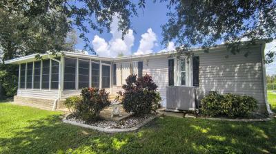 Photo 4 of 30 of home located at 27110 Jones Loop Rd Lot #82 Punta Gorda, FL 33982