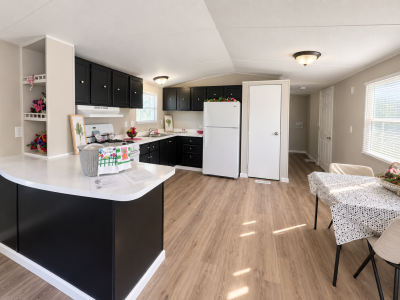 Mobile Home at 777 E. Yerby St. , Lot 76 Marshall, MO 65340