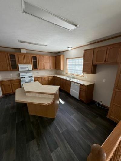 Photo 5 of 15 of home located at 117 1/2 Lincoln Ave Dunbar, WV 25064