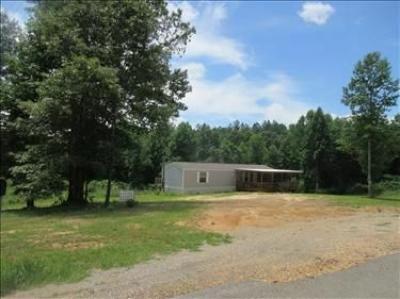 Photo 2 of 11 of home located at 249 Co Rd 327 Double Springs, AL 35553