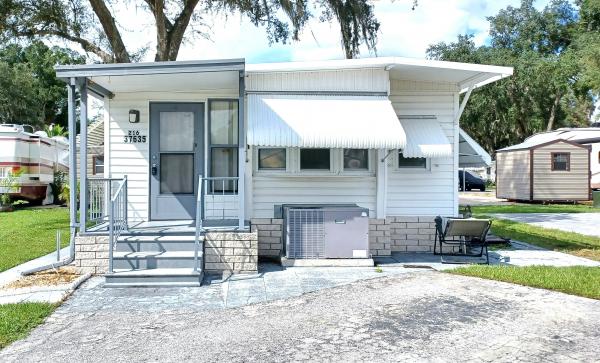 1984 TOWN Mobile Home For Sale