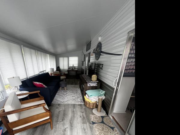 2010 Keystone Residence 402BH Mobile Home