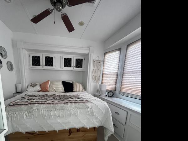 2010 Keystone Residence 402BH Mobile Home