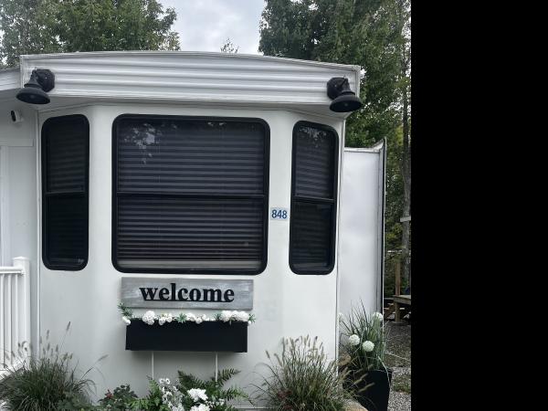 2010 Keystone Residence 402BH Mobile Home