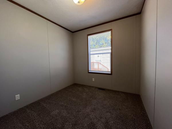 2016 Clayton 95PLS16663A Mobile Home