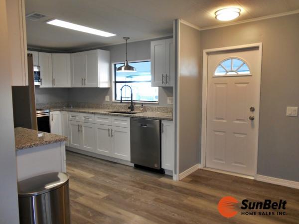 1984 VICT Manufactured Home