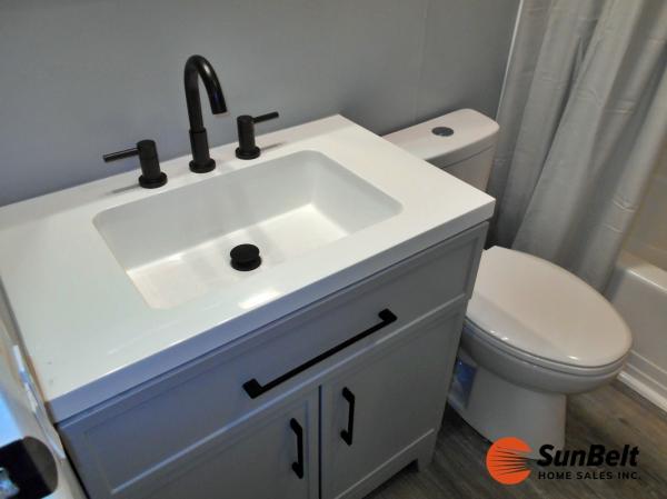 1984 VICT Manufactured Home
