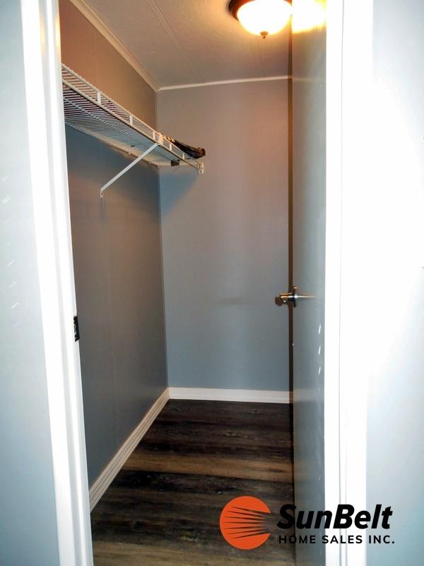 1984 VICT Manufactured Home