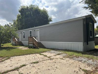 Mobile Home at English Village Park #9 Nixa, MO 65714
