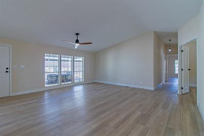 Photo 4 of 26 of home located at 213 Codyerin Dr. Henderson, NV 89074