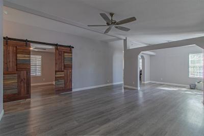 Photo 4 of 21 of home located at 145 Codyerin Dr. Henderson, NV 89074