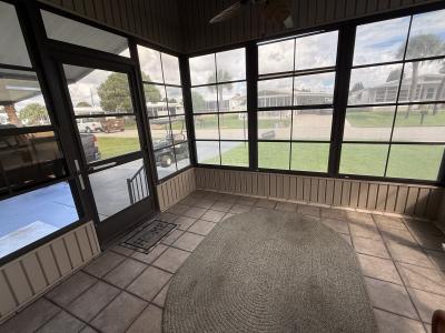 Photo 2 of 13 of home located at 433 Spoonbill Drive Sebring, FL 33876