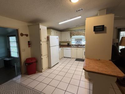 Photo 4 of 13 of home located at 433 Spoonbill Drive Sebring, FL 33876
