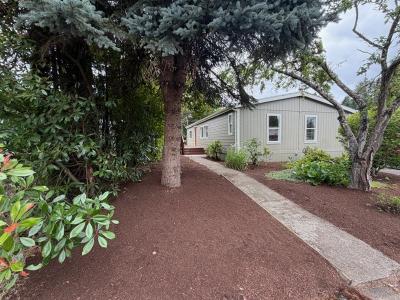 Photo 2 of 14 of home located at 14722 S Plum Dr Oregon City, OR 97045
