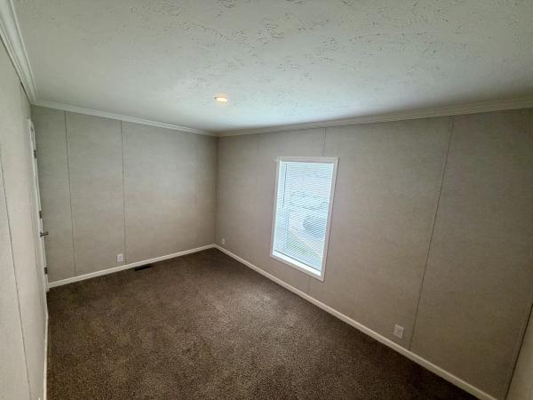 2025 Skyline 33CUSTOM HUD 6616 Mobile Home
