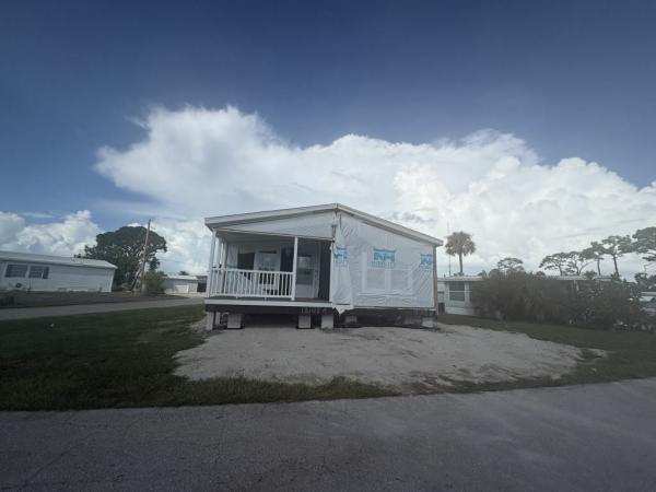 Photo 1 of 2 of home located at 109 Circle Drive Nokomis, FL 34275