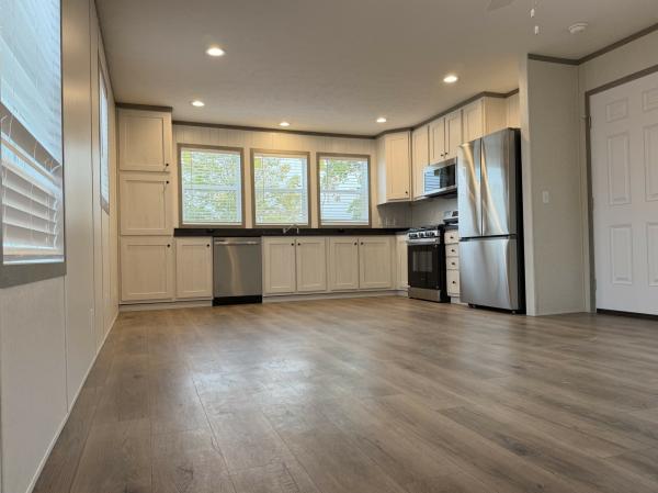 2026 clayton 96CCS16663CH26 Mobile Home