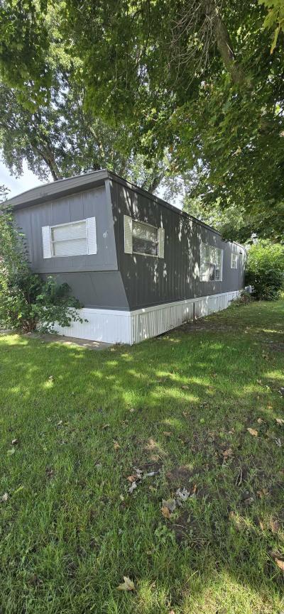 Photo 2 of 10 of home located at 105 Castle Dr, #291 Lansing, MI 48906