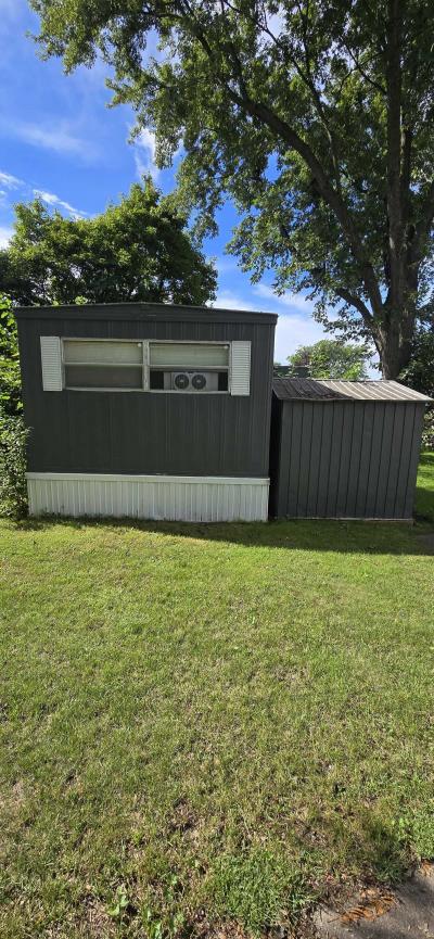 Photo 3 of 10 of home located at 105 Castle Dr, #291 Lansing, MI 48906