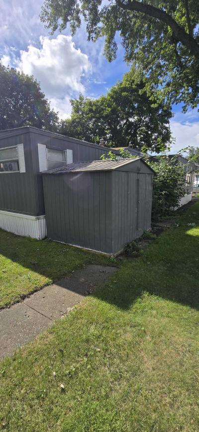 Photo 4 of 10 of home located at 105 Castle Dr, #291 Lansing, MI 48906