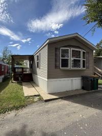 2004 Skyline 2 bedroom Manufactured Home