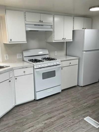 Photo 4 of 12 of home located at 22027 Le Tour Ln, #55 Romulus, MI 48174