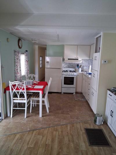 Photo 5 of 7 of home located at 37914 Bentley Dr. #74 Zephyrhills, FL 33542
