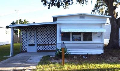 Photo 2 of 6 of home located at 725 Jenny Wren Rd Winter Haven, FL 33881