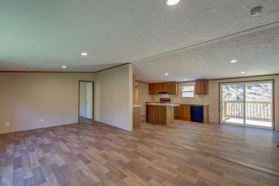Photo 5 of 13 of home located at 429 West Sunshine Lane Hendersonville, NC 28792