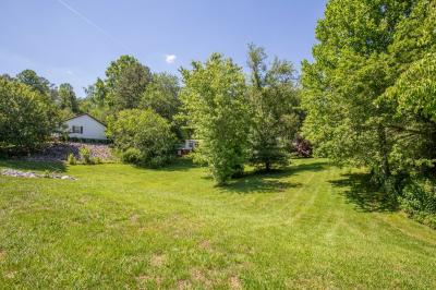 Photo 4 of 13 of home located at 429 West Sunshine Lane Hendersonville, NC 28792