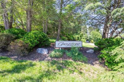 Photo 2 of 13 of home located at 429 West Sunshine Lane Hendersonville, NC 28792