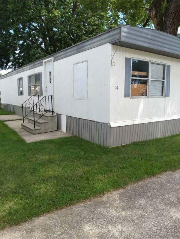 Photo 1 of 2 of home located at 425 Monroe Ave Findlay, OH 45840