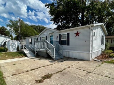Mobile Home at 76 E Us Highway 6, Lot 52 Valparaiso, IN 46342