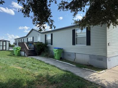 Mobile Home at 7151 Woodlake Pkwy Lot 254 San Antonio, TX 78218