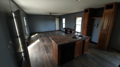 Photo 3 of 20 of home located at 16077 Tx-80 Leesville, TX 78122
