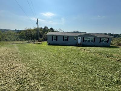 Photo 2 of 36 of home located at 1609 Highview Church Rd Bloomfield, KY 40008