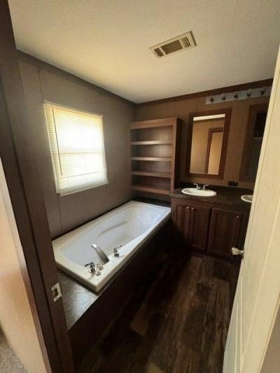 Photo 5 of 10 of home located at 321 Pine Street Kemp, TX 75143