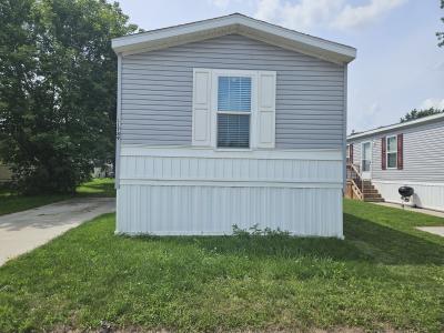 Photo 2 of 34 of home located at 11789 Cascade Circle #77 Romeo, MI 48065