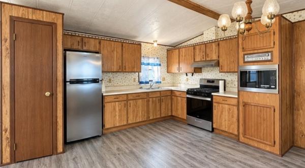 1985 NORTH AMERICAN Mobile Home For Rent