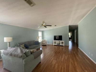 Photo 2 of 20 of home located at 13317 Sea Breeze Lane Grand Island, FL 32735