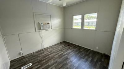 Photo 5 of 7 of home located at 3 W Main St Mount Dora, FL 32757