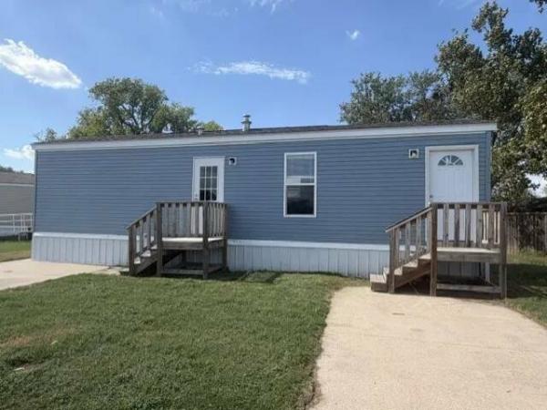 Photo 1 of 2 of home located at 1812 Dover Dr Salina, KS 67401