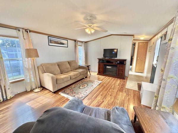 2003  Mobile Home For Sale