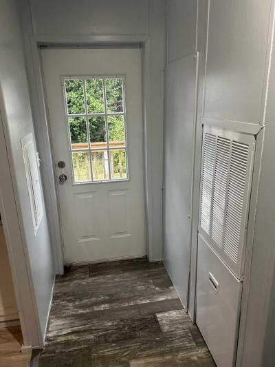 Photo 2 of 17 of home located at English Village Park #181 Nixa, MO 65714