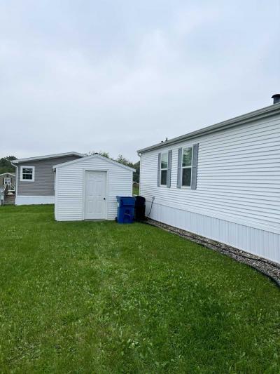 Photo 4 of 15 of home located at 325 Grand River Dr Adrian, MI 49221
