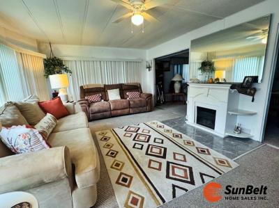 Photo 4 of 41 of home located at 4855 NW 23rd Loop Ocala, FL 34482